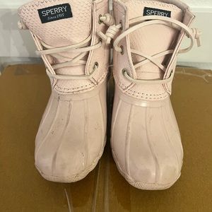 Gently worn for 1 week.  Light pink Sperry size 11c